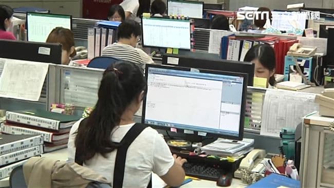 薪水低又沒未來！他遇「神仙同事」捨不得離職　過來人直搖頭（新聞配圖）