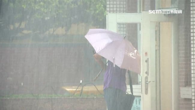 彩雲颱風最快今生成!東北季風「2階段變天」 這時半個台灣迎雨彈(新聞配圖)