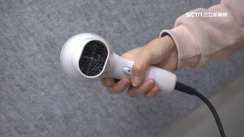 吹風機用幾年該換?出現這4種徵兆千萬別再用 恐起火釀意外(新聞配圖)