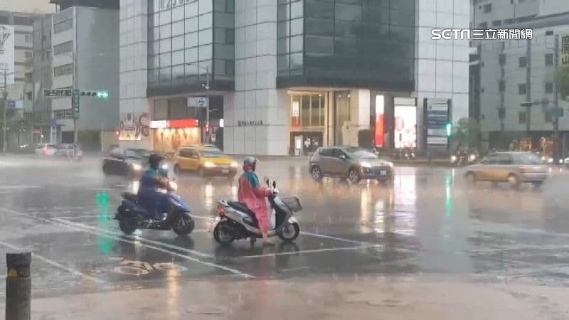 東北季風準備殺到!雨彈「2階段開炸」 恐有熱帶系統發展(新聞配圖)