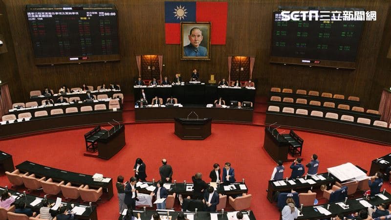普發2萬有譜?!付委後還要「闖五關」 立法流程一次看懂(新聞配圖)