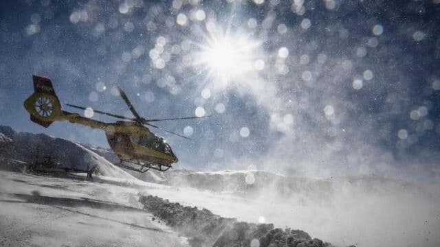 尼泊爾雪崩!工作人員搭帳棚「慘遭活埋」 至少15死1失蹤(新聞配圖)
