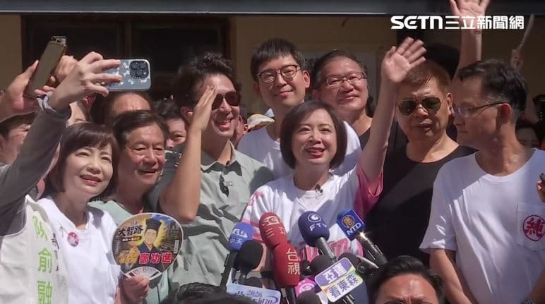 沈伯洋合體何欣純!洋流旋風襲台中 審計新村現場人潮擠到幾乎難以前進(新聞配圖)