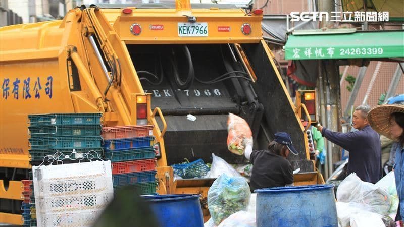 太犯規了!花蓮垃圾車驚見哆啦A夢配音 大雄哀號:又追不到垃圾車(新聞配圖)