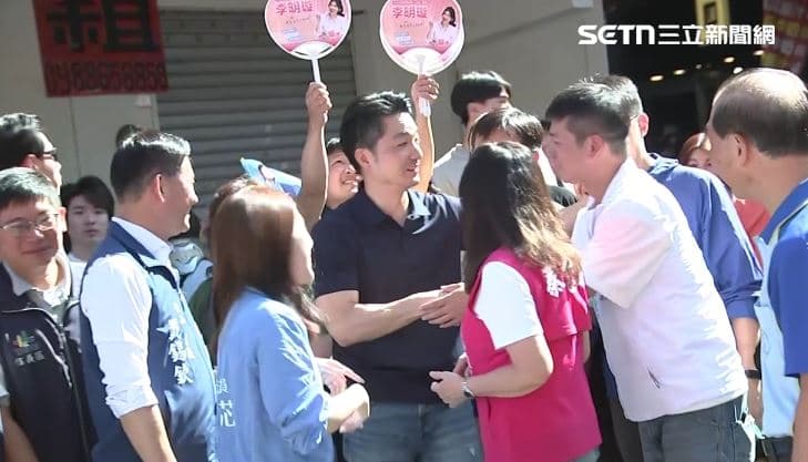 蔣萬安拜廟遇許甫互動曝光!秦慧珠:沒限制不期而遇 戴錫欽:沒跨紅線(新聞配圖)