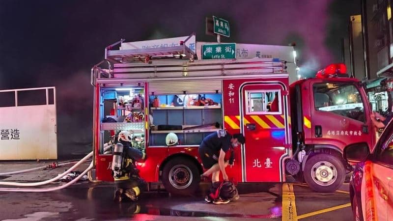 快訊/北市消防員救火突發熱衰竭⋯體溫飆41度!急插管送加護搶救中(新聞配圖)
