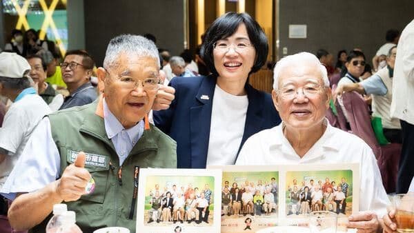 傳承!前縣長尤清同框蘇貞昌盛讚蘇巧慧 力挺「新時代最好的新北市長」(新聞配圖)