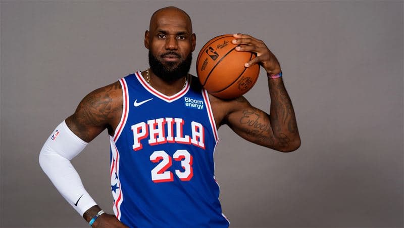 NBA／正式穿上76人球衣　詹姆斯：我們要跳脫舒適圈才能成就偉業（新聞配圖）