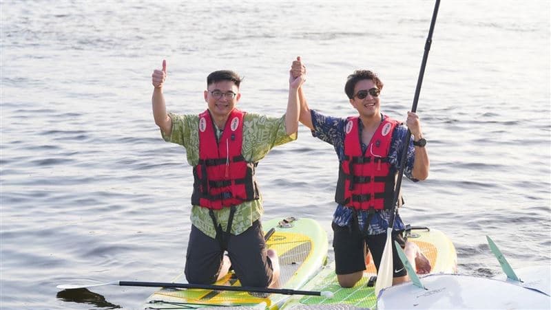 「洋流隆捲風」再合體?賴瑞隆喊「鄉親在敲碗」:一定再邀沈伯洋來高雄(新聞配圖)