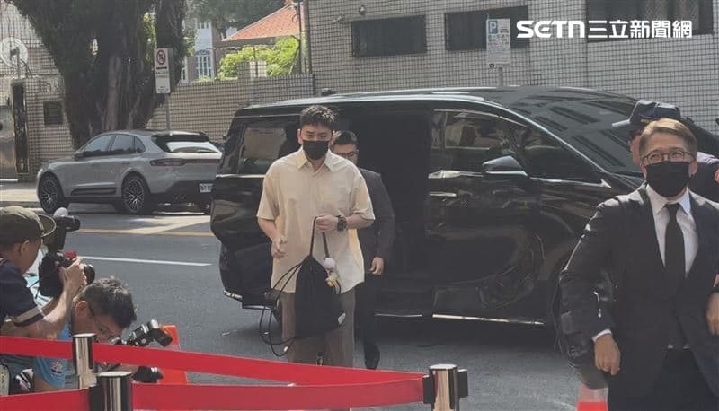 王大陸違反個資法案二審首開庭 和女友皆否認犯罪(新聞配圖)