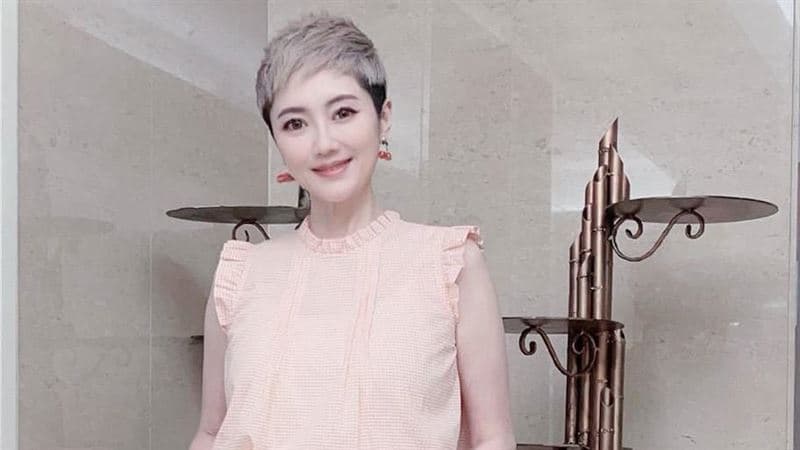 50歲大咖女星驚覺成「老婦人」!鏡頭前法令紋藏不住 本人吐心聲(新聞配圖)