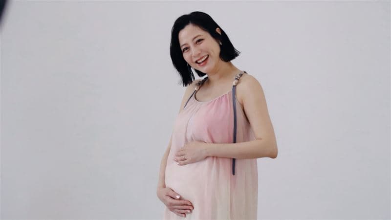 37歲女星二婚「幸福升格當媽」！寶寶平安出生　可愛小手照曝光（新聞配圖）