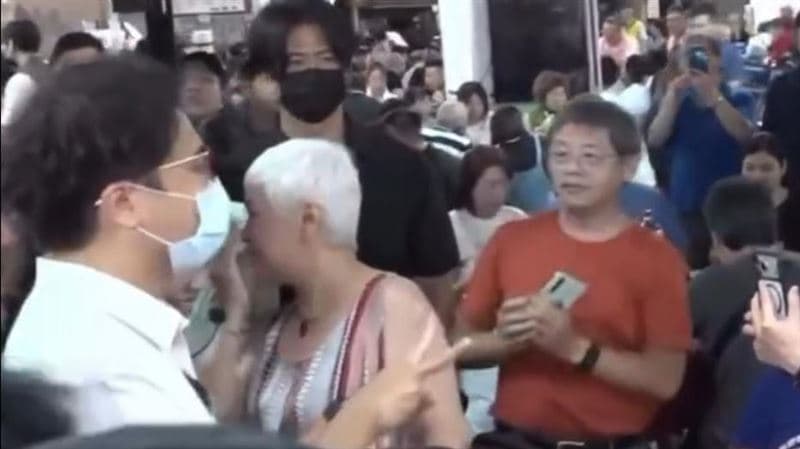 發燒跑鐵人行程網心疼！沈伯洋直搗南門市場 外省阿姨激動喊全家挺你（新聞配圖）