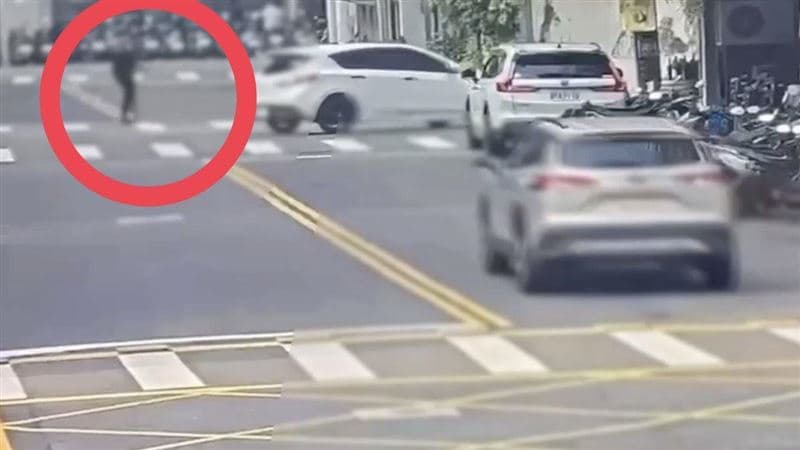 快訊／北市物流公司遭怪男闖入！下秒「猛噴辣椒水」2人不適送醫（新聞配圖）