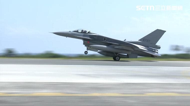 首批２架F-16V BLK 70飛抵台灣！順利降落台東志航基地　空軍證實說話了（新聞配圖）