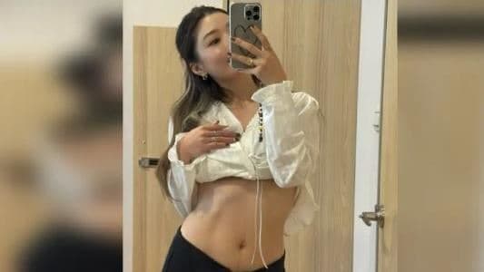 生完4個月太狂！依依撩衣曬「超深11字腹肌」　驚人身材曝光網全跪了（新聞配圖）