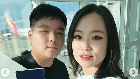 《黑白大廚》鄭智善曬13歲兒！母子丹鳳眼一模一樣　網驚：根本複製貼上（新聞配圖）