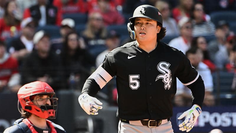 MLB/外卡8支1!村上宗隆首球炸2分砲 季後賽首轟到手寫隊史菜鳥第4人(新聞配圖)