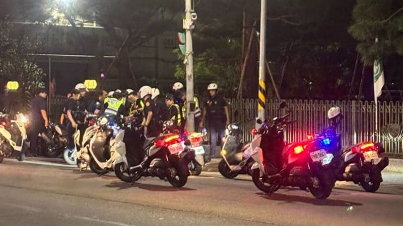 16歲無照少年深夜騎車遇警狂飆　逃不到10分鐘自摔犁田狼狽遭逮（新聞配圖）