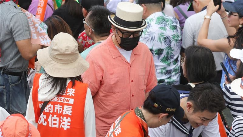 蔡康永現身沈伯洋競總代表什麼?作家:洋流打動北市最難被動員的一群人(新聞配圖)
