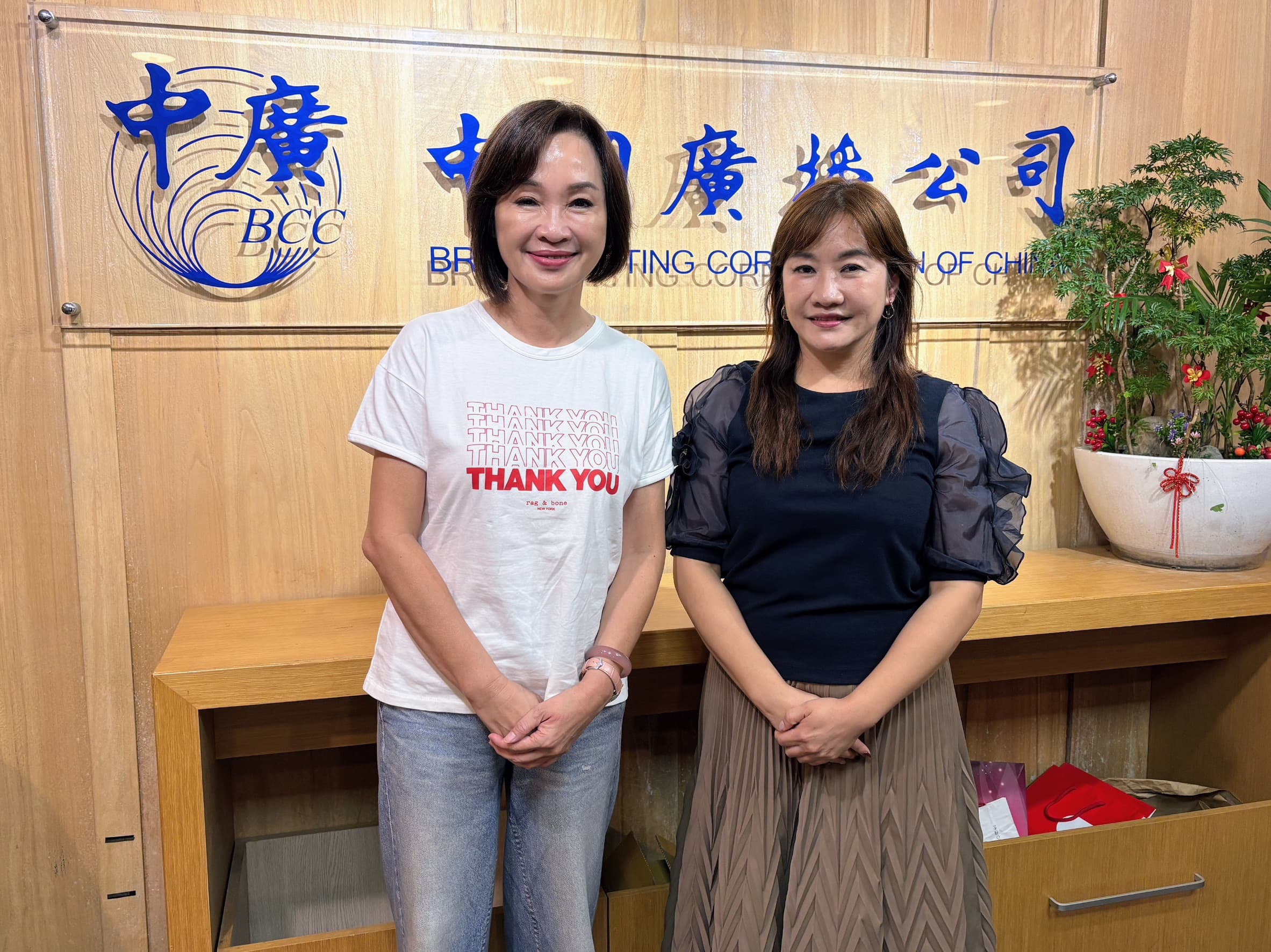 影/「吃屏東香蕉」心不在高雄? 柯志恩喊「高屏一家」都支持(新聞配圖)