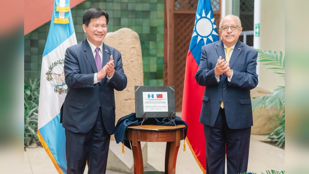 快新聞/台瓜首屆政治諮商!林佳龍推「晶片之路」納AI 深化電巴、半導體合作(新聞配圖)