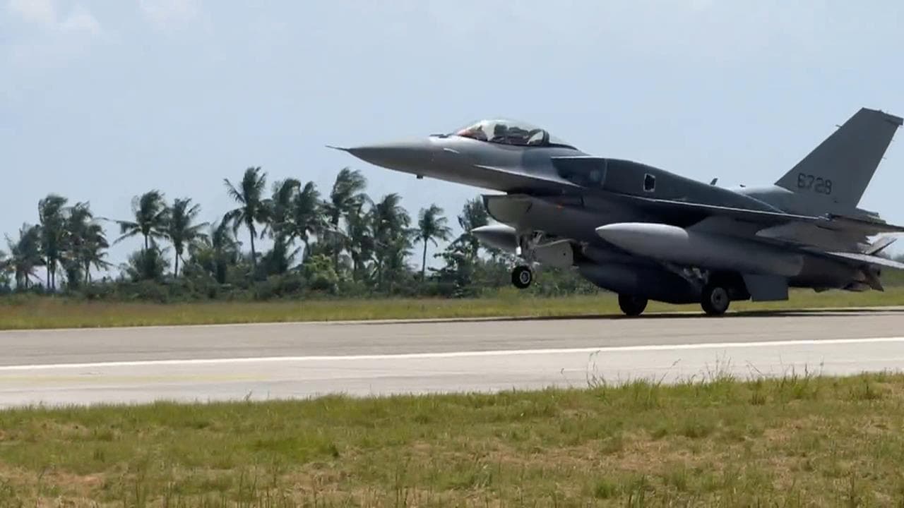 F-16V來了! 首批交機2架 中午飛抵台東志航機地(新聞配圖)