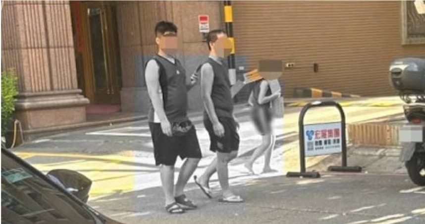 逼女兒掛「畜生」紙板遊街 惡父不當管教非首次社會局緊急安置女童(新聞配圖)