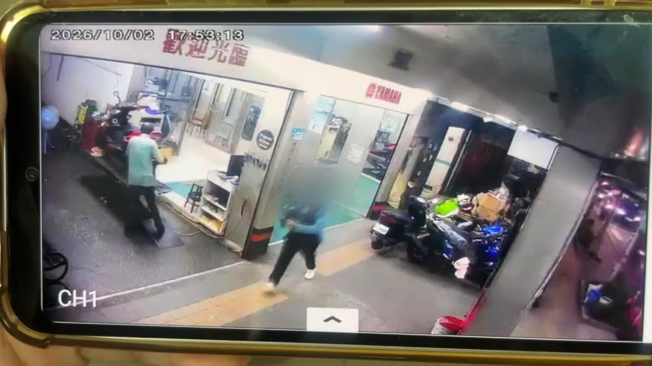 移工闖老公寓頂樓陽台呼呼大睡 屋主嚇壞急報警(新聞配圖)