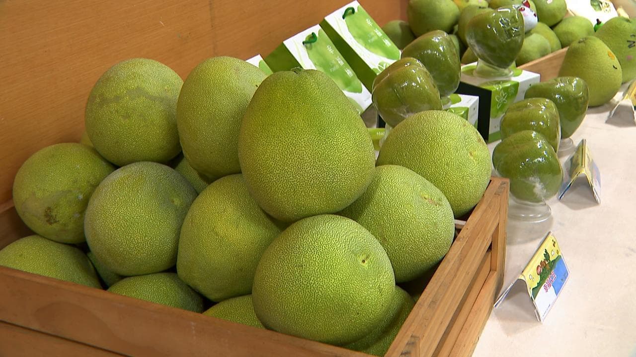 烤肉吃柚「皮」難處理…丟錯恐挨罰！行家曝「1招」變身生活好物（新聞配圖）