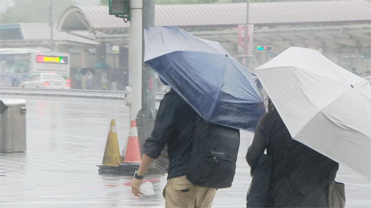 快新聞/快躲雨!午後雨彈猛炸「8縣市大雨特報」(新聞配圖)