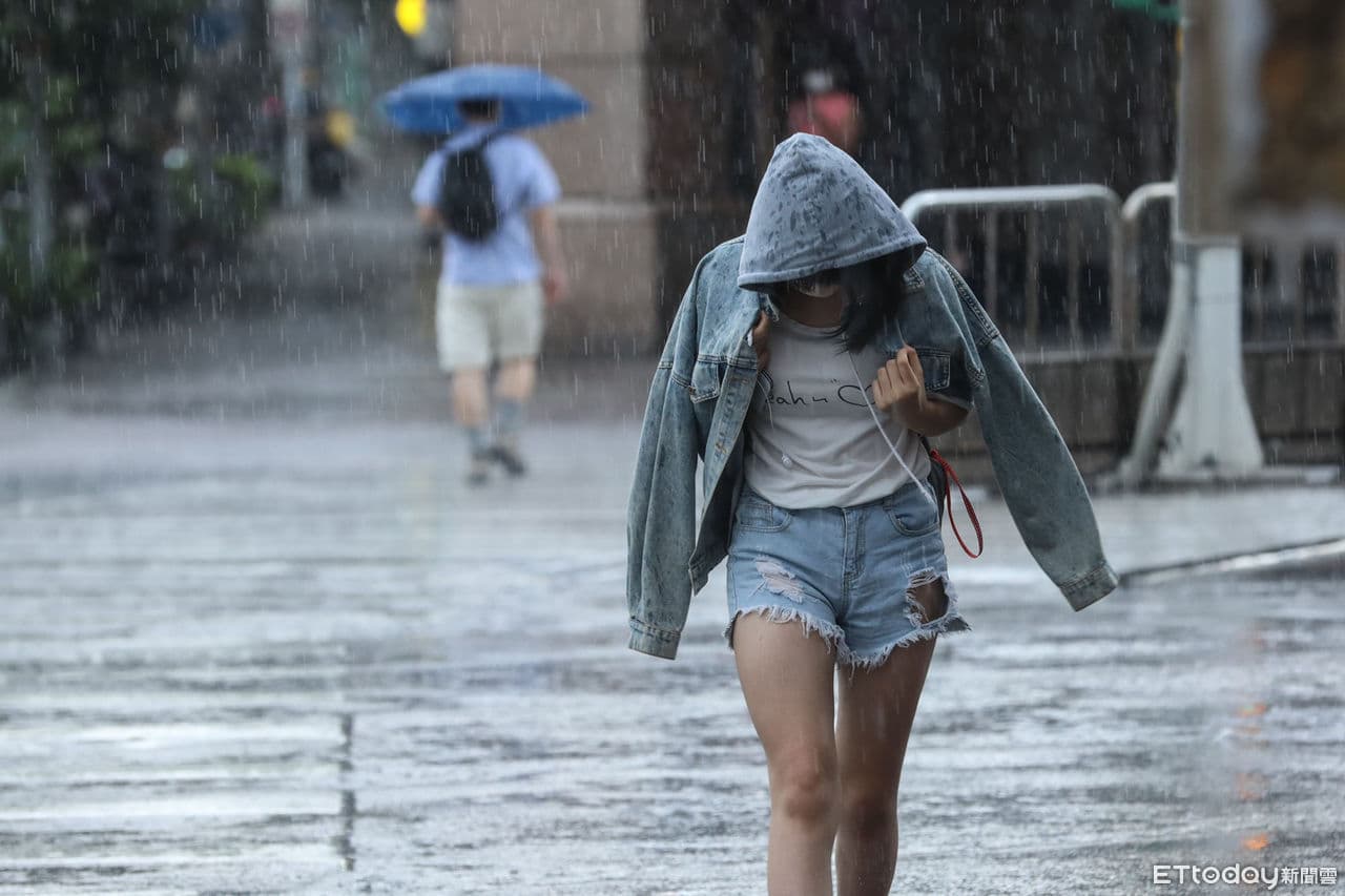 快訊/5縣市豪大雨特報!東北季風影響雨彈狂炸 最新警戒區域曝(新聞配圖)