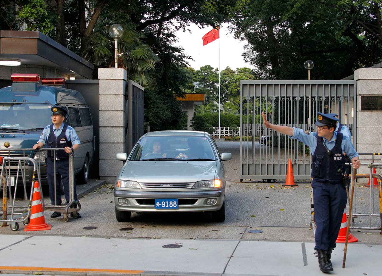 日前自衛官承認持刀闖中國大使館 宣稱「夢見神明叫我去談判」(新聞配圖)