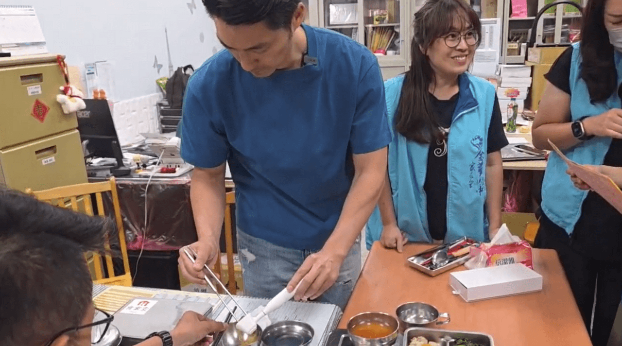 學生腹瀉風波第7天 蔣萬安赴金華國中視察營養午餐(新聞配圖)