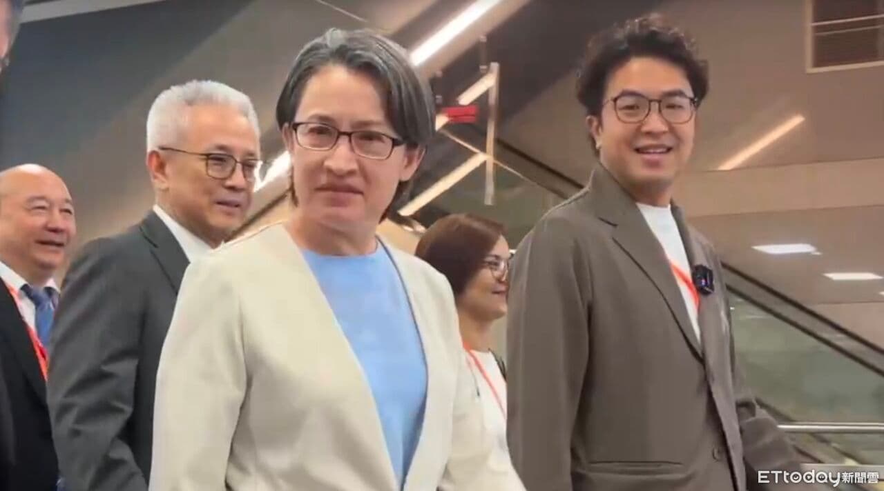 跟沈伯洋健身惹蔡英文大吃醋! 蕭美琴:有爬過2次!但太忙了(新聞配圖)