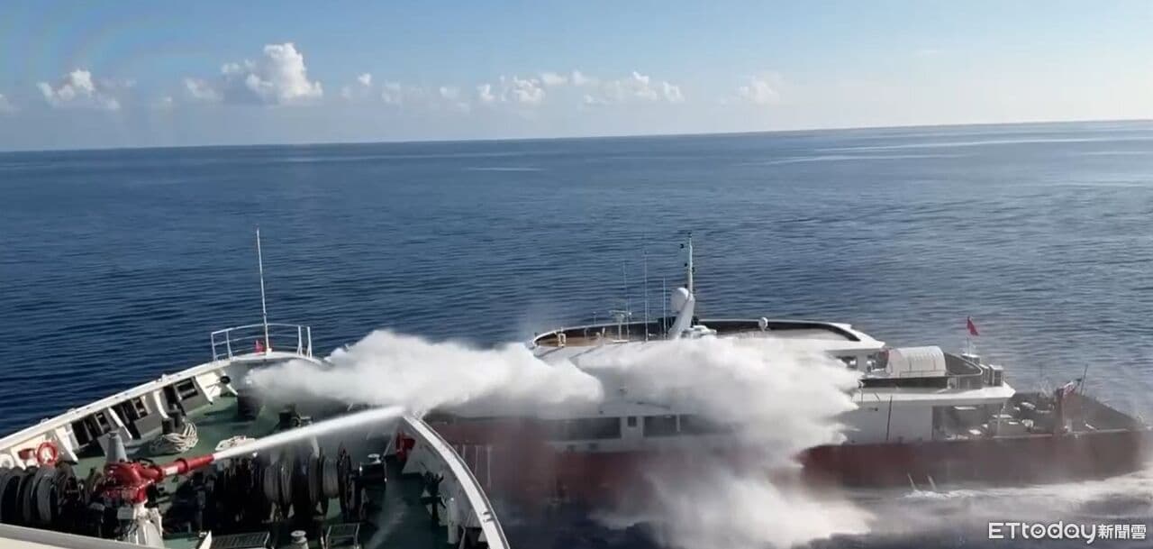 金廈翻船後首曝水砲片!雲林艦強驅陸船 國台辦:不得危險粗暴對待(新聞配圖)