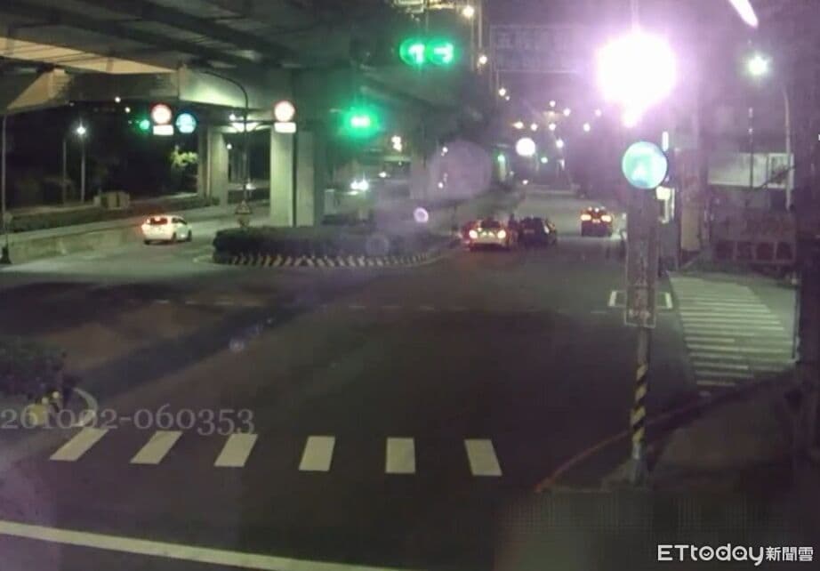 出門就把妳擄走!少女頻遭前男友恐嚇...親友團砸車再灌辣椒水(新聞配圖)