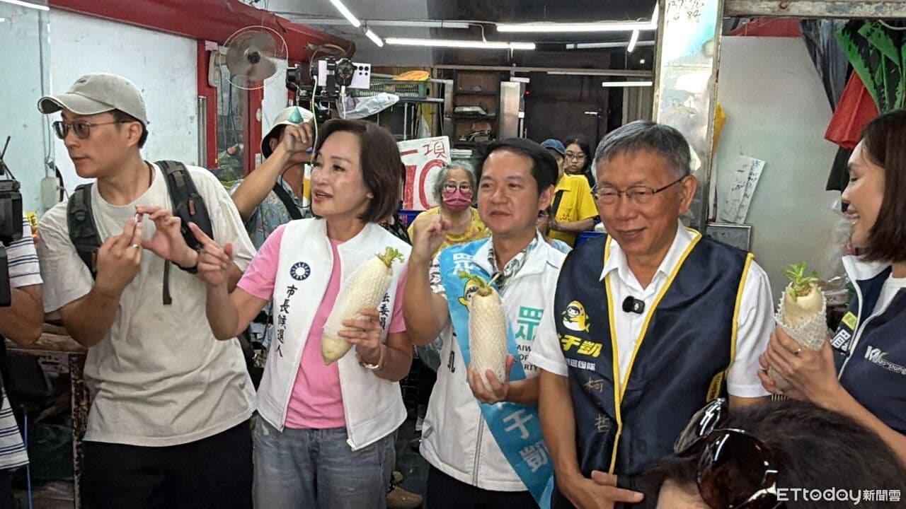 雙柯合體掃街！柯文哲嫌高雄選情太沈悶　嗆聲：賴瑞隆太好打了（新聞配圖）