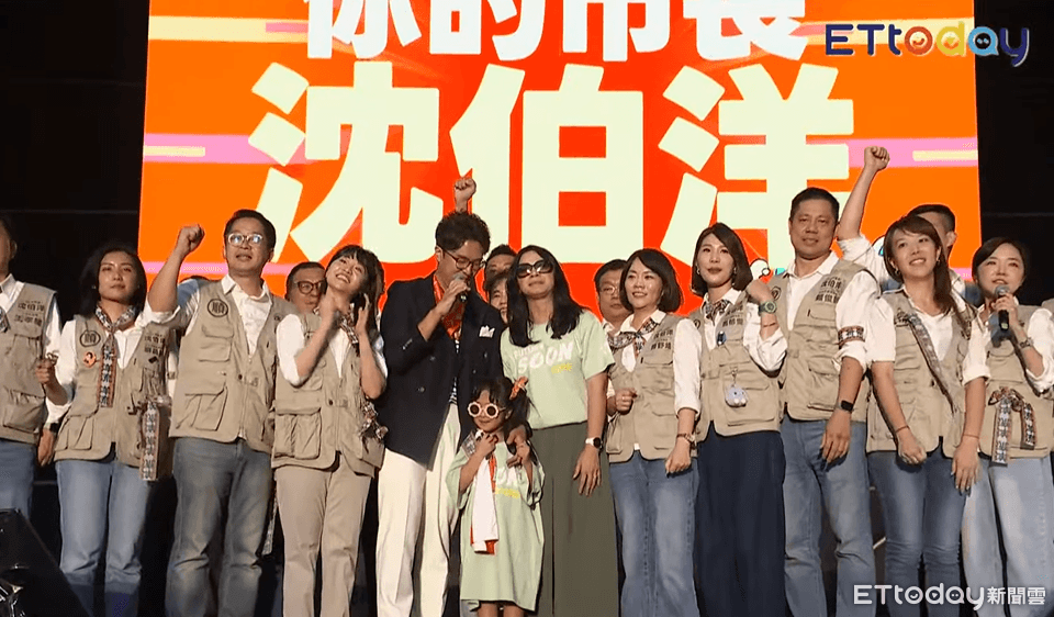 沈伯洋突開唱!愛女小麻糬首度同台合唱 童言童語拿麥喊凍蒜(新聞配圖)