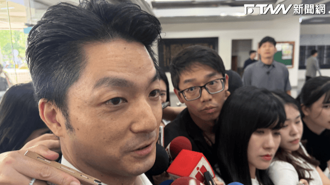 游錫堃喊「躺著也中槍」！蔣萬安再談英文學歷爭議：問題出在翻譯（新聞配圖）