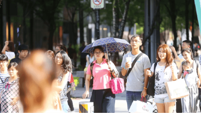 注意防曬!今高溫炎熱「飆36度」 明晚起變天「雨彈將襲台」(新聞配圖)