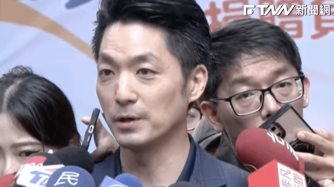 韓國瑜自認「被黑最慘」示警選戰 蔣萬安嘆「心有戚戚焉」:滿臉泥巴仍笑臉迎人(新聞配圖)