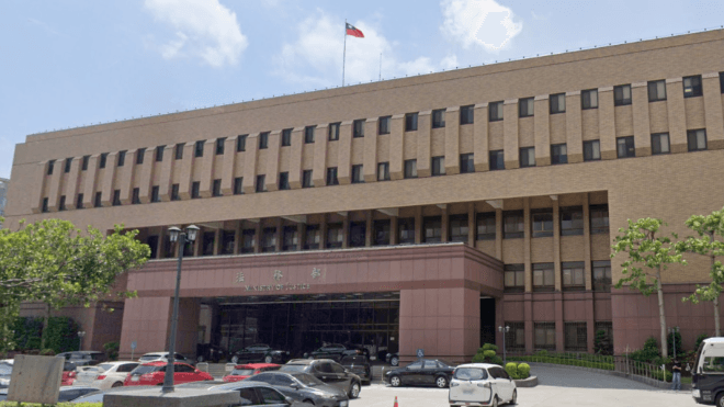 憲兵中士涉當共諜!為買iPhone加入「臥龍會」 偷拍營區照、提供機密文件判決出爐(新聞配圖)