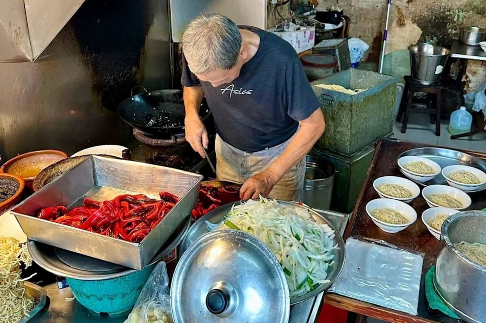 老饕歡呼!台南48年名店「阿江鱔魚」不關了 老闆喜曝姪子接班「整修後回歸」(新聞配圖)