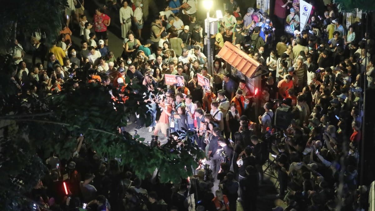 粉絲苦等5小時！「洋流」擠爆內湖737夜市　沈伯洋喊盧秀燕評論很精準（新聞配圖）