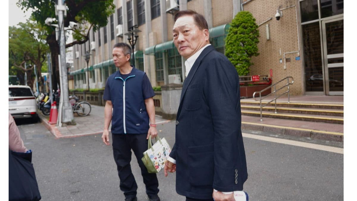 被控「水果、干貝醬」行賄監獄首長！纏訟11年逆轉無罪   王令麟：對合議庭致敬（新聞配圖）