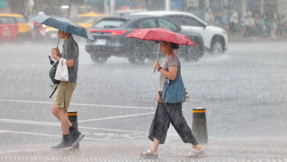 午後雨彈開炸!氣象署發布大雨特報 新竹、苗栗、台中到高屏防強降雨(新聞配圖)