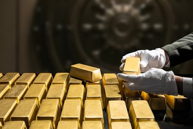 金價突崩潰狂殺4%!完美風暴來了 連黃金大國買氣也降溫(新聞配圖)