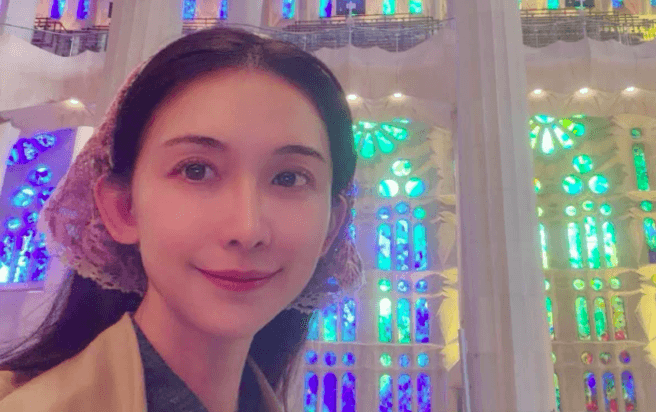 51歲林志玲眼睛不一樣了?整形醫PO對比圖揭差異關鍵(新聞配圖)