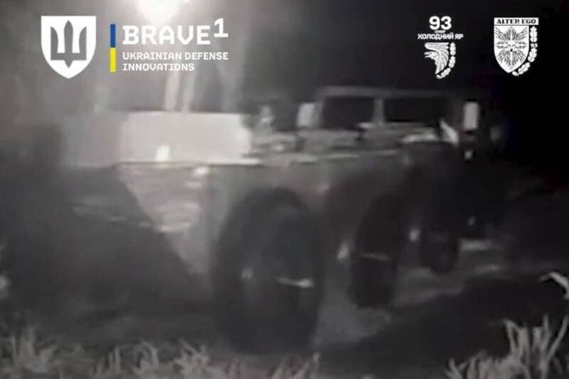 烏軍首度出動兩棲無人車補給前線 行駛超過40公里還可以渡河（新聞配圖）
